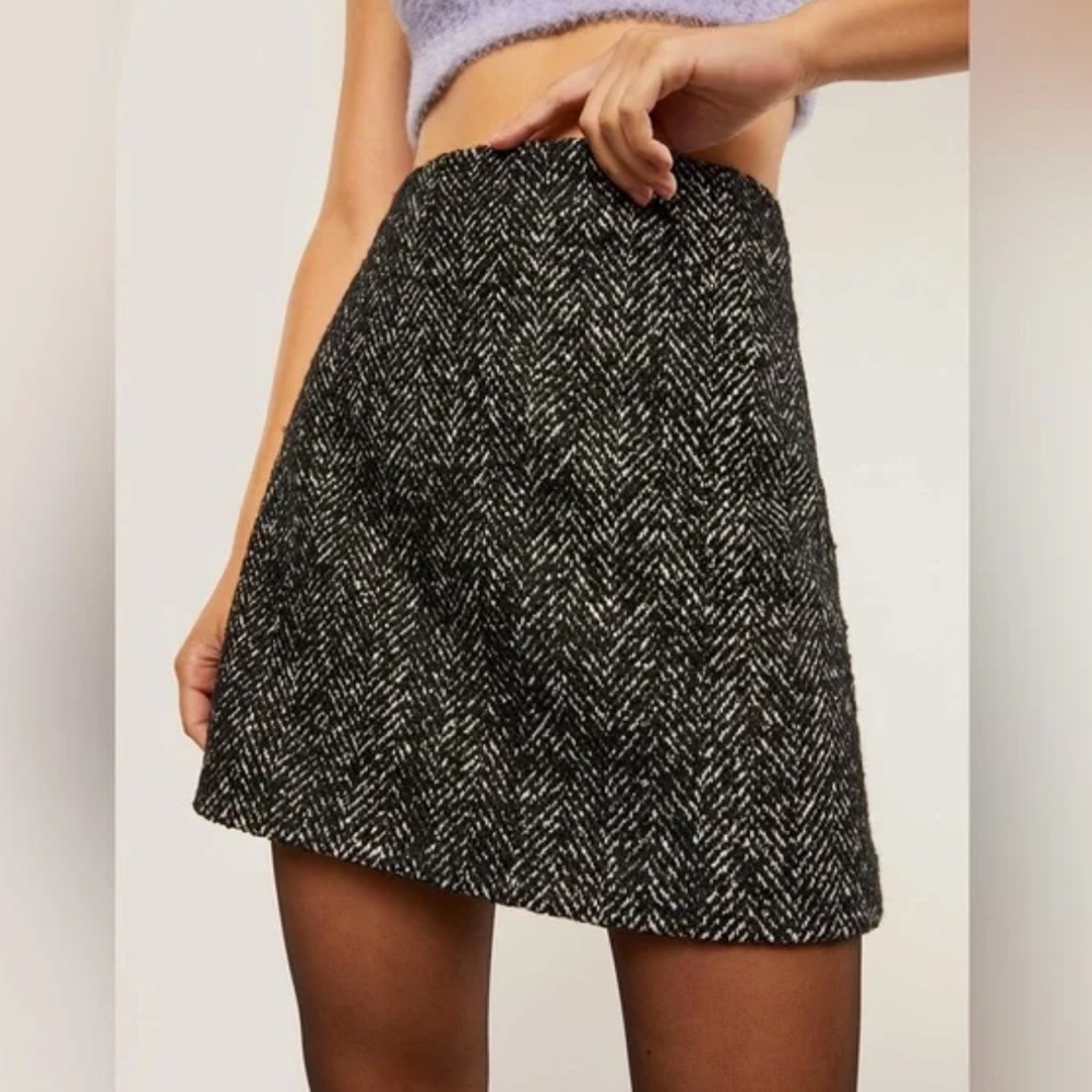 H&M Black and White Herringbone Mini Skirt